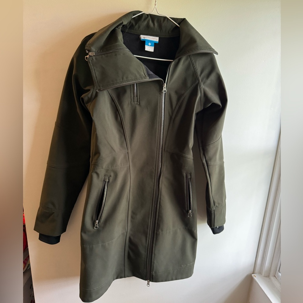Columbia Women’s Lightweight Jacket - Picture 2 of 10